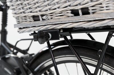 TRIXIE FIETSMAND BAGAGEDRAGER MET ROOSTER GRIJS