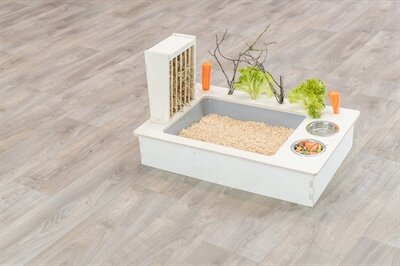 TRIXIE VOEDERSTATION MET VOERBAK / WATERBAK / HOOIRUIF HOUT NATUREL