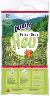 BUNNY NATURE VERS GRAS HOOI MET ROZENBOTTEL